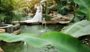 色彩在四秀婚纱中是如何搭配的