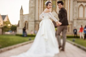 注重脸部表情更能轻松自如地拍好完美的婚纱作