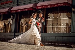 拍婚纱照及举办婚礼都需备些喜糖等喜庆用品