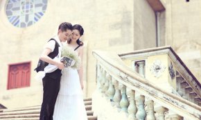 外国人眼中的婚纱照-水下婚纱摄影