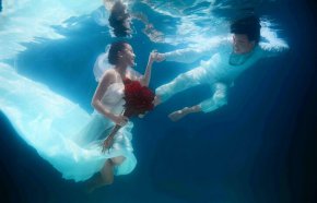 水下婚纱摄影-夏天户外婚礼有哪些留意事项?