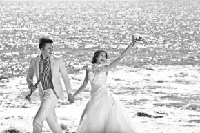 海景婚纱照的美可为婚照的美增添无限的精彩
