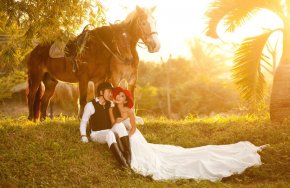 厦门婚纱材质是要选重的还是选轻的为好呀？