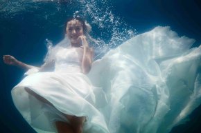 掌握六大技巧可将水下婚纱照拍得更加精美
