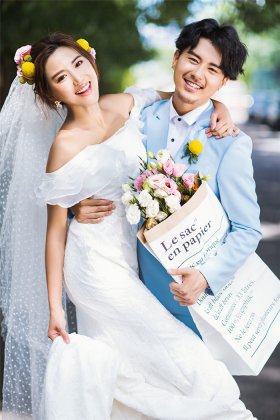 打造漂亮的双眸厦门婚纱照教新娘化眼影和眼线