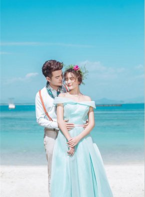 新娘发型拍婚纱照时卷发好还是直发好