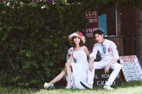 伴娘礼服颜色让婚礼更添靓丽色彩