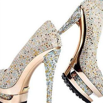 婚鞋选什么颜色好 完美搭配婚纱礼服