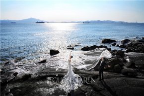 厦门海景婚纱照｜赴一场山海落日之约，定格一