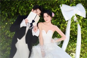厦门生命力草坪婚纱照｜推荐厦门国色佳人婚纱